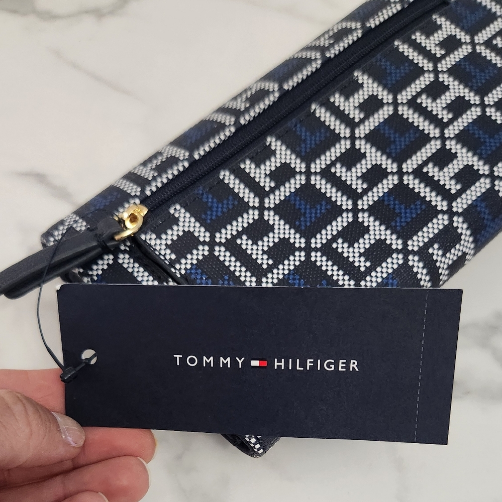 NWT Tommy Hilfiger Navy and Black Monogram Trifold Wallet - Picture 6 of 14